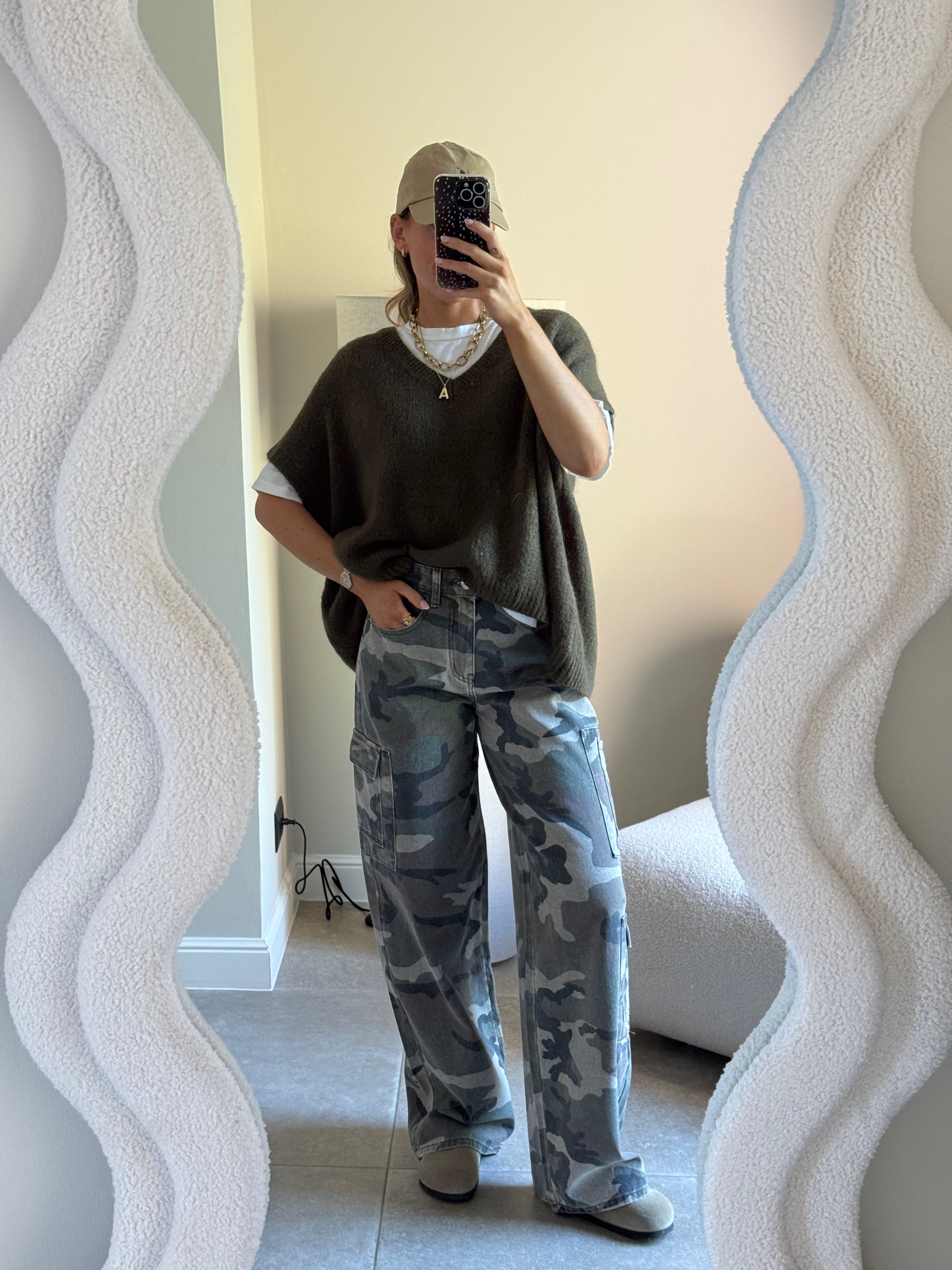 Elora mouwloze v-neck knit kaki