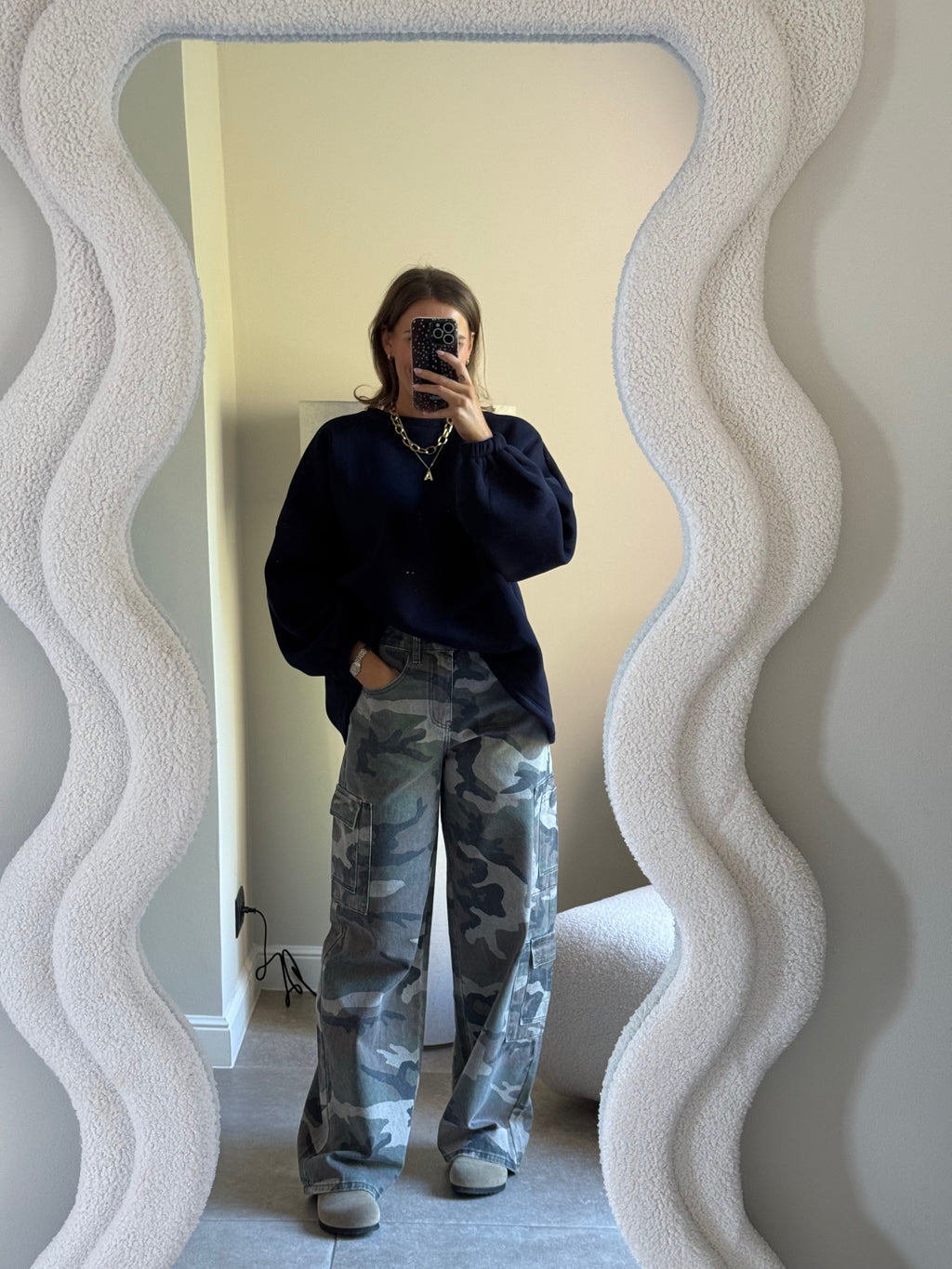 Amber sweater marine