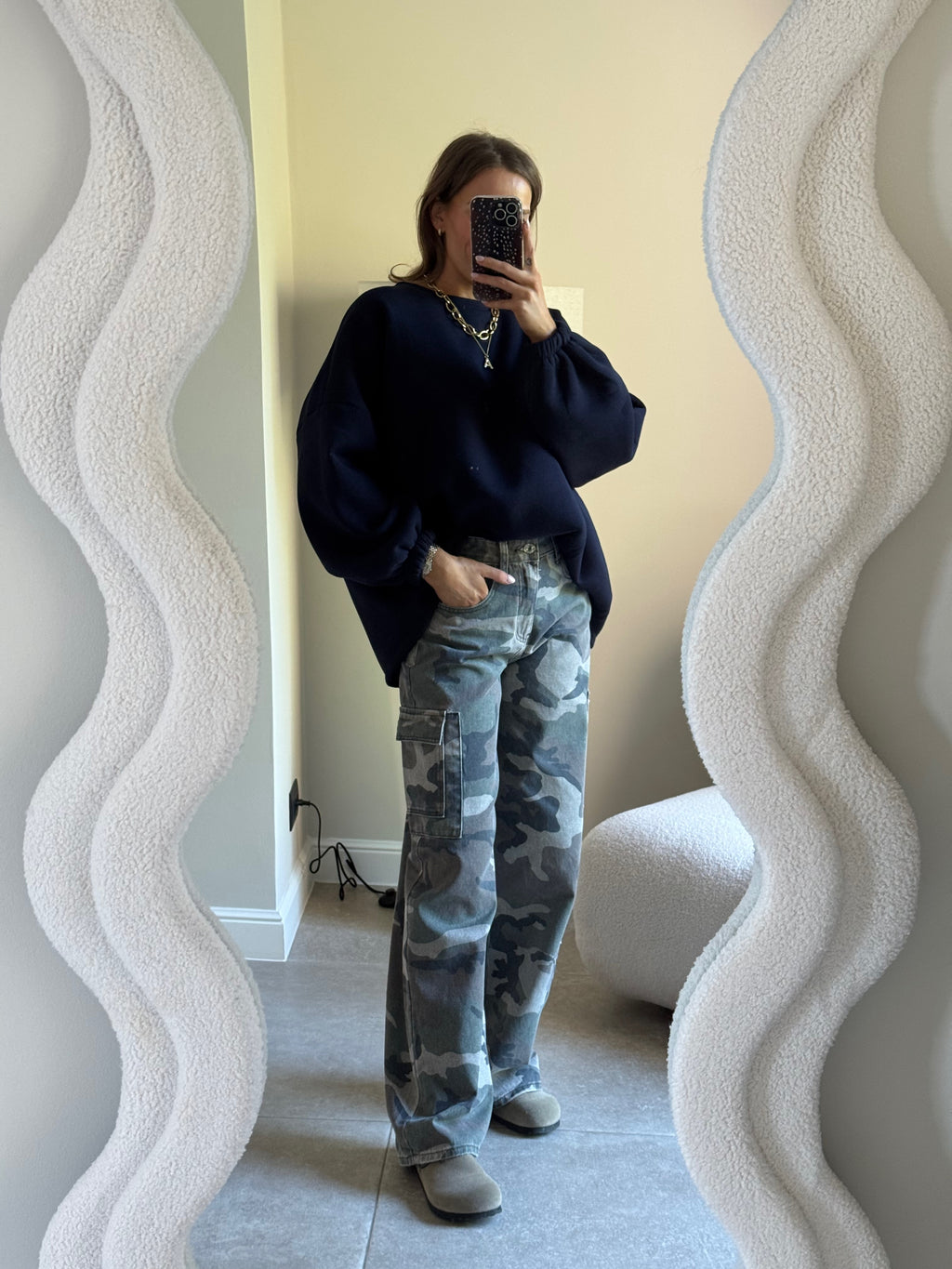 Amber sweater marine