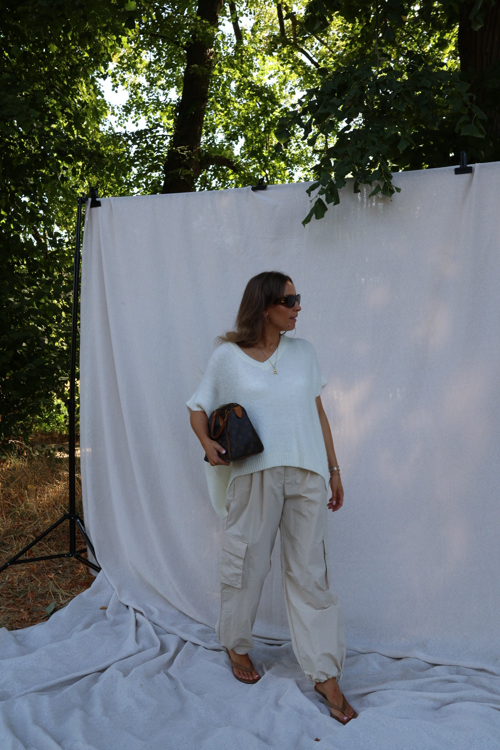 Elora mouwloze v-neck knit ecru