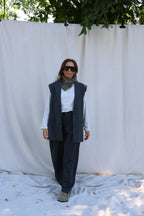Logan mouwloze blazer met krijtstreep