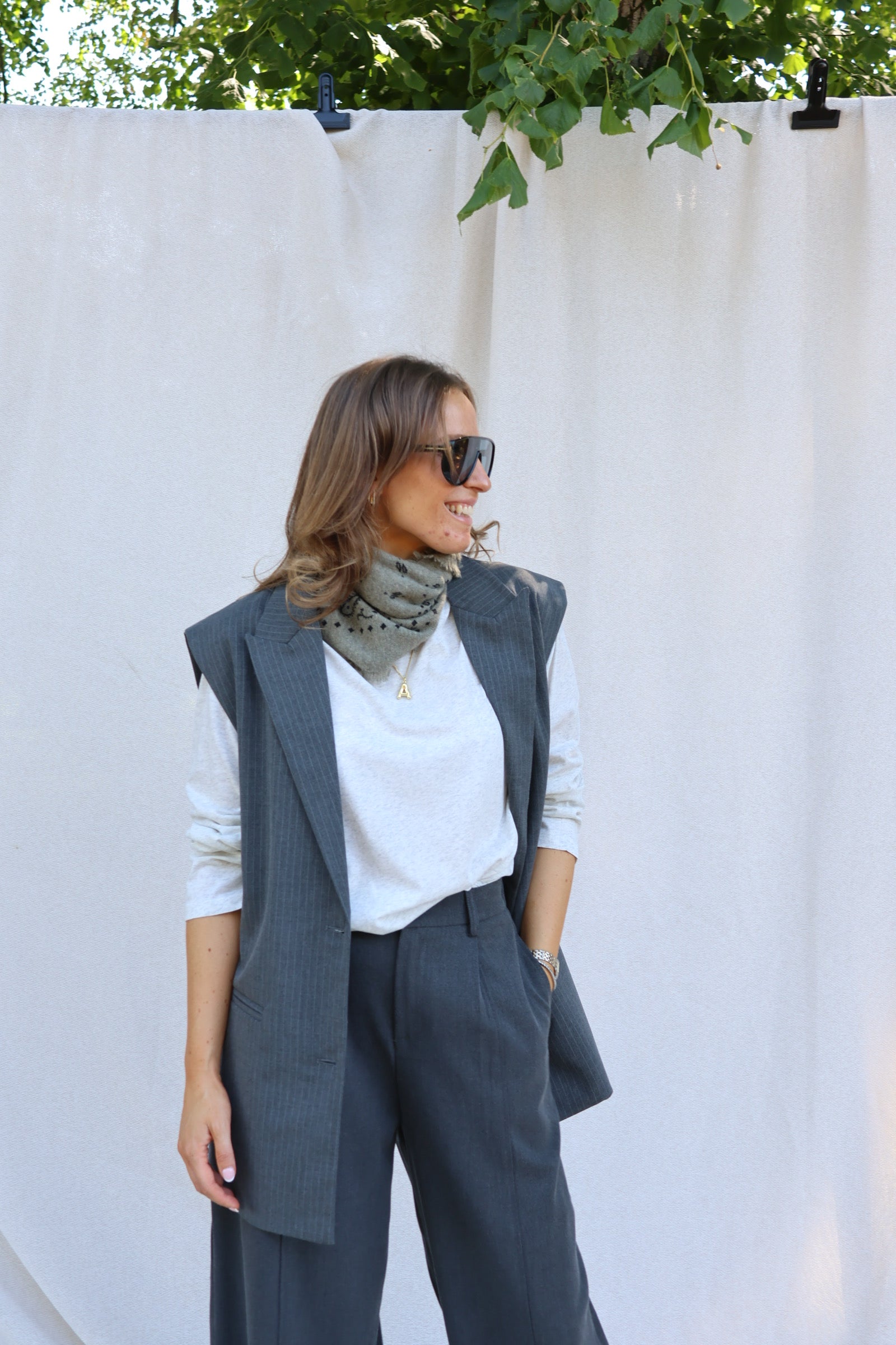 Logan mouwloze blazer met krijtstreep