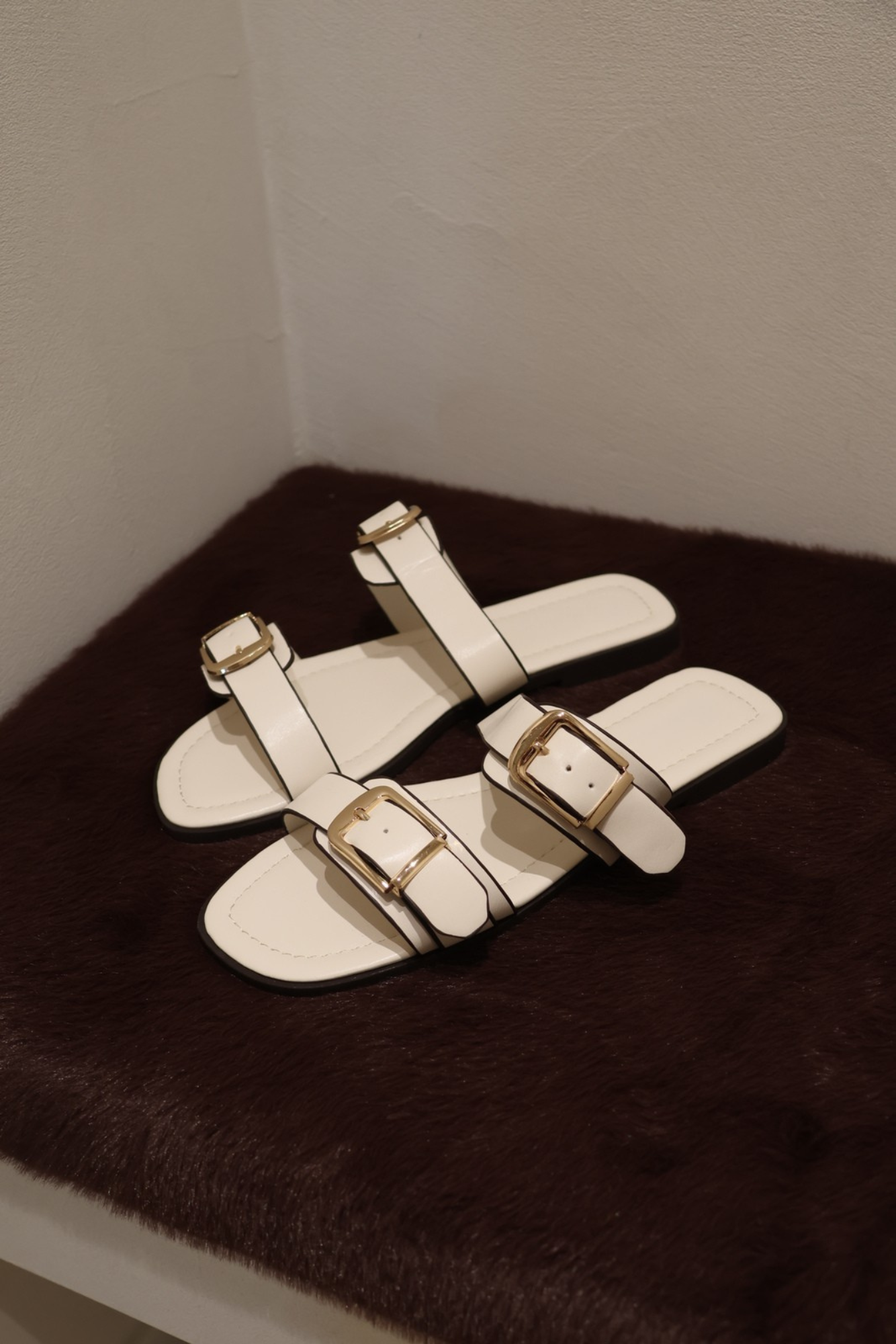 Luisa beige slipper