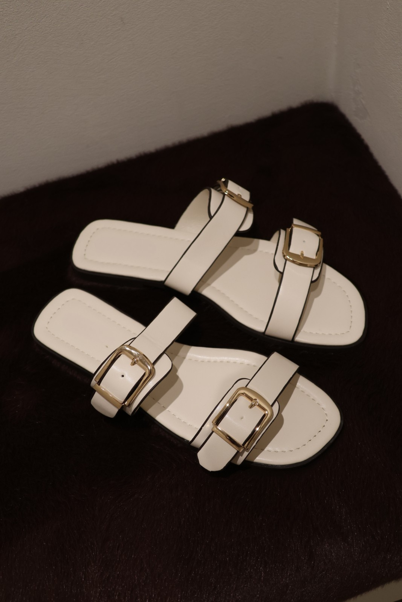 Luisa beige slipper