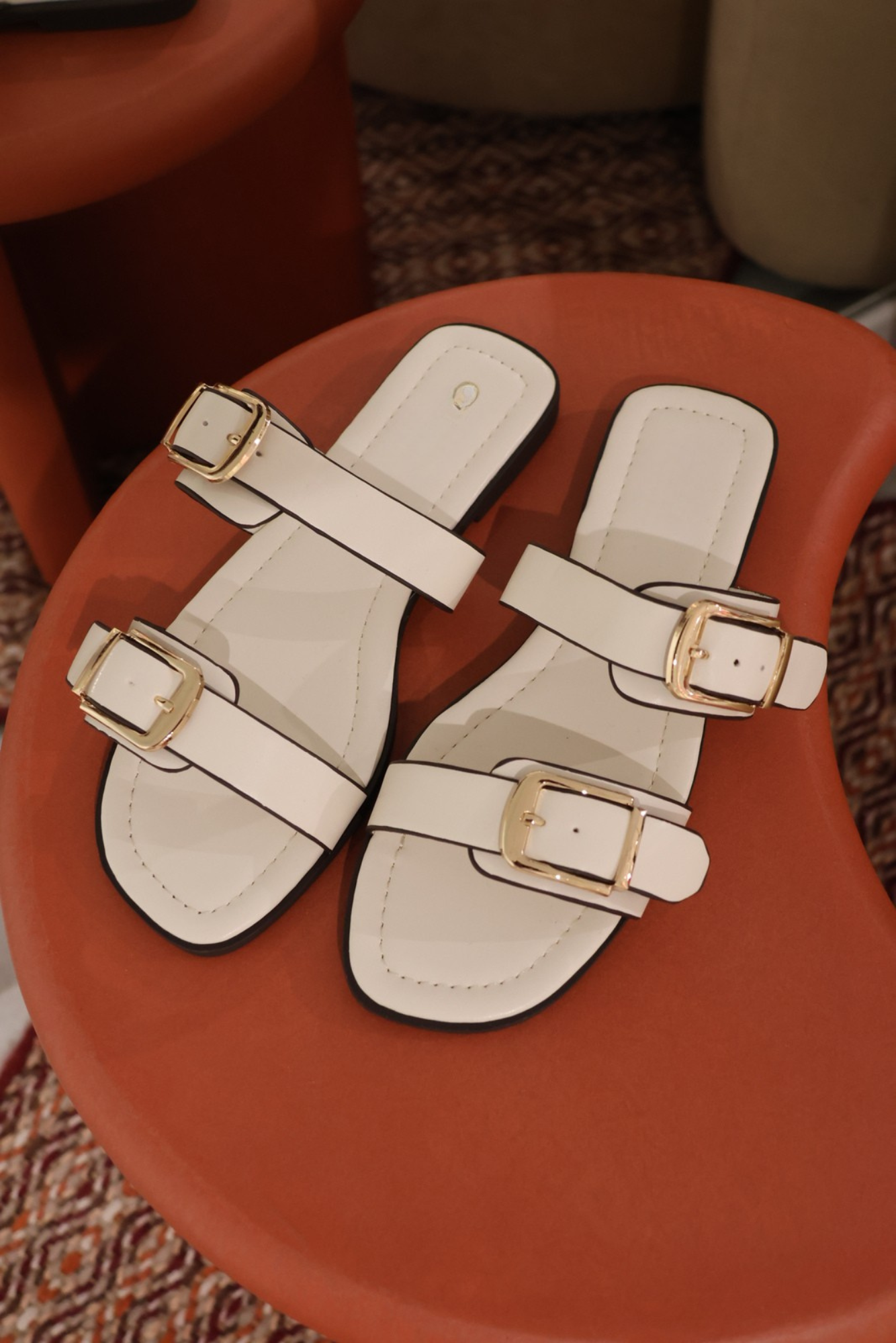 Luisa beige slipper
