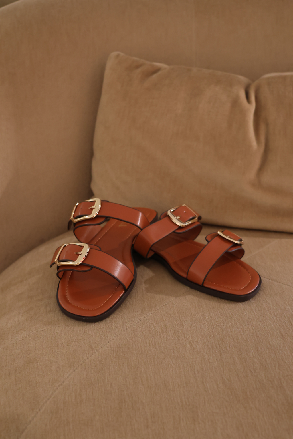 Luisa cognac slipper