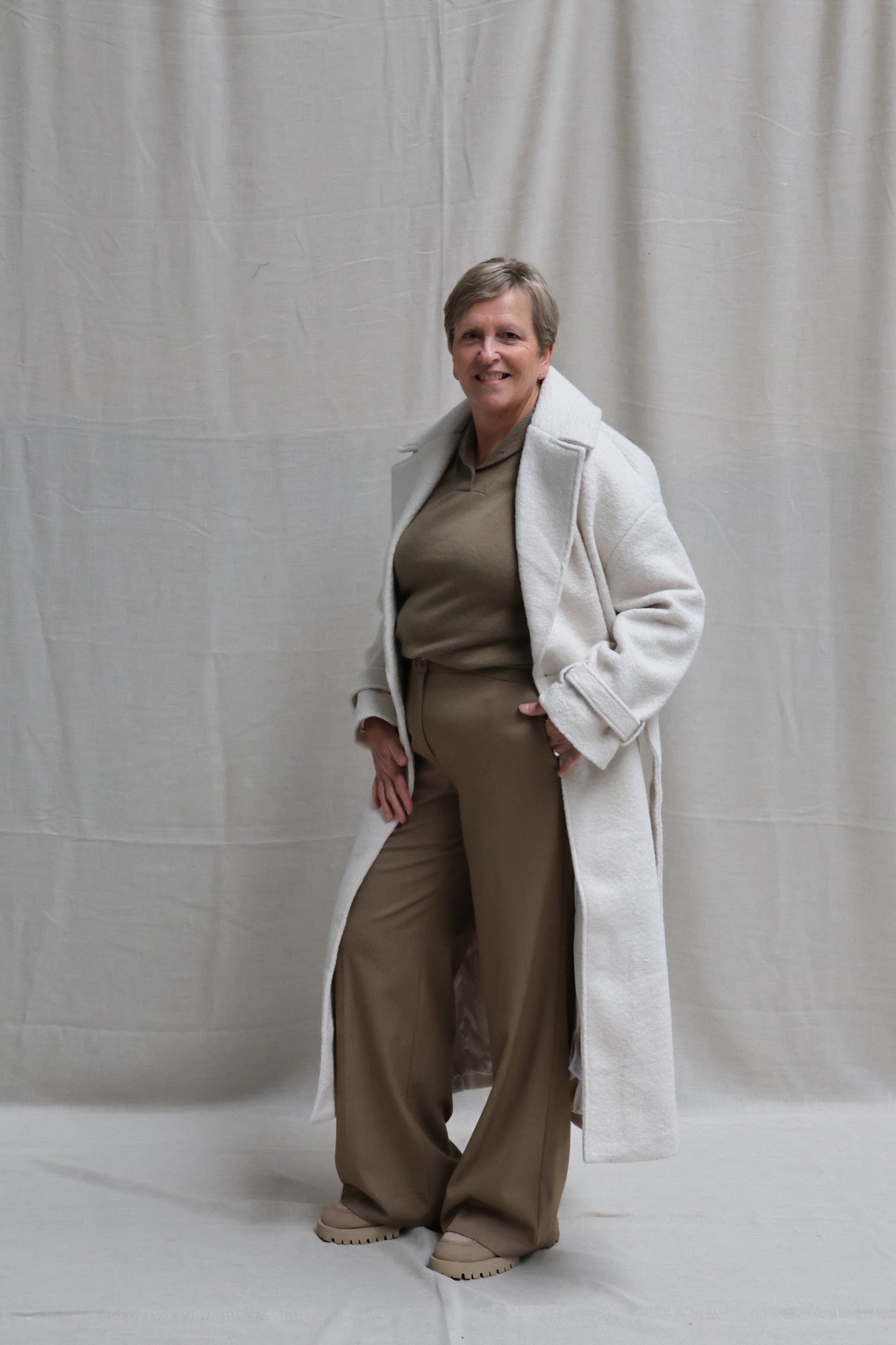 Loua trousers kaki with belt