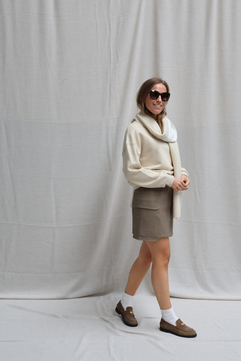 Kaat mini cargo skirt kaki