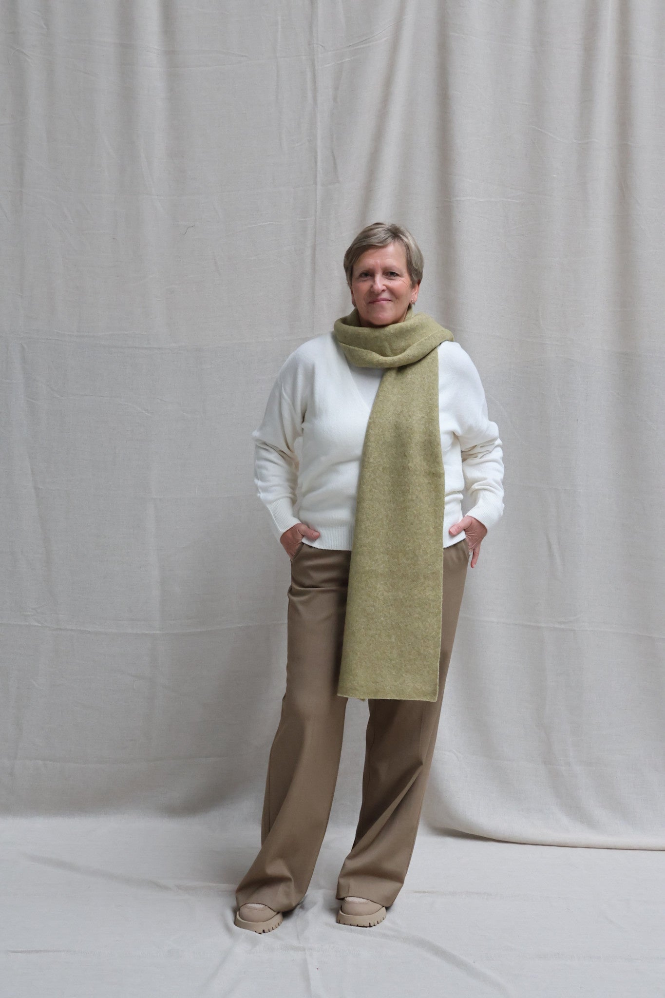 Loua trousers kaki with belt