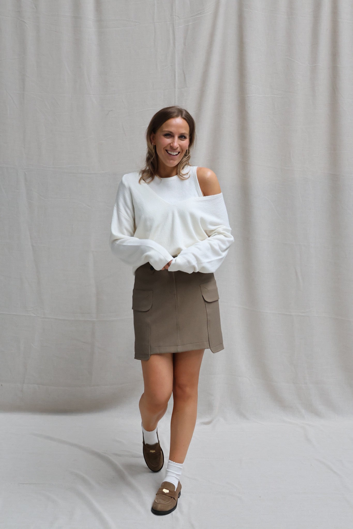 Kaat mini cargo skirt kaki