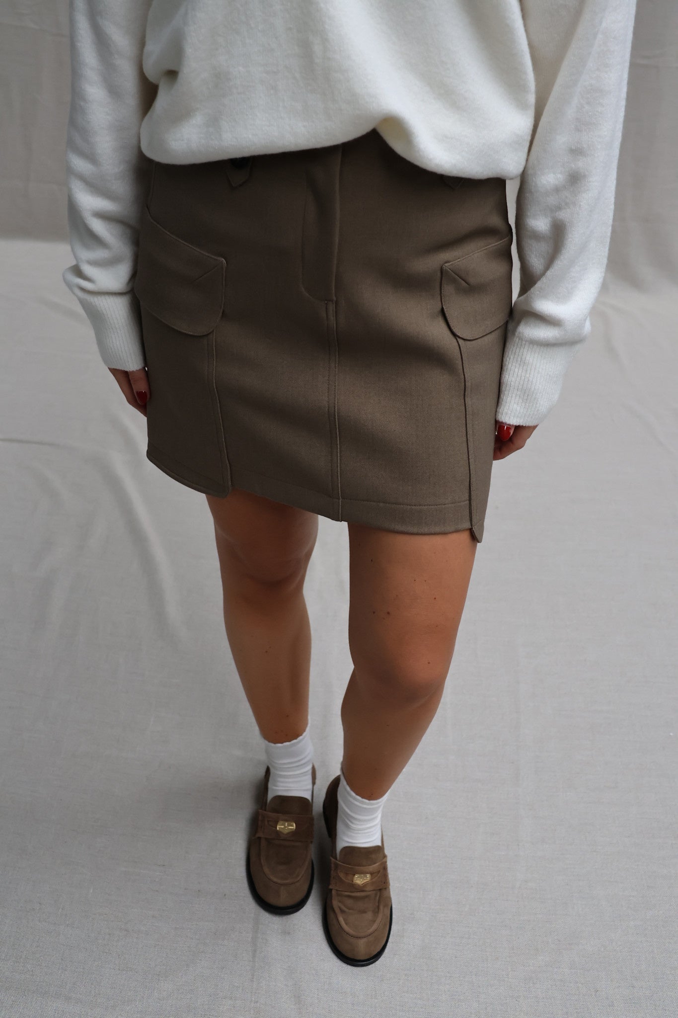 Kaat mini cargo skirt kaki