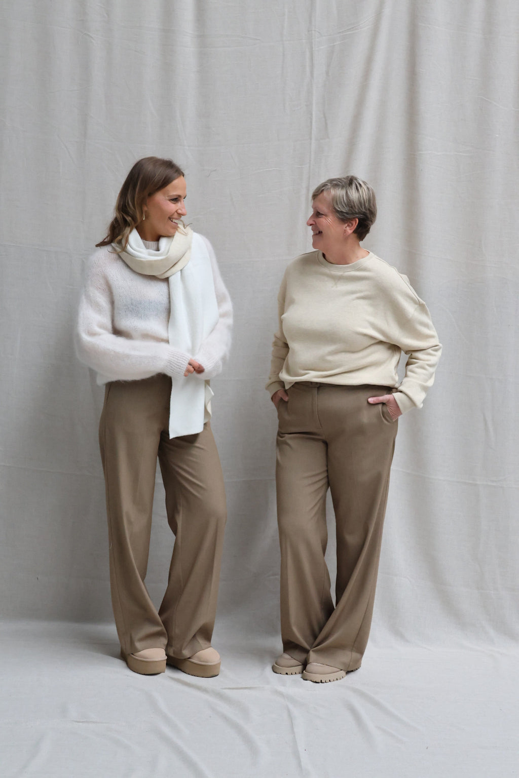 Loua trousers kaki with belt