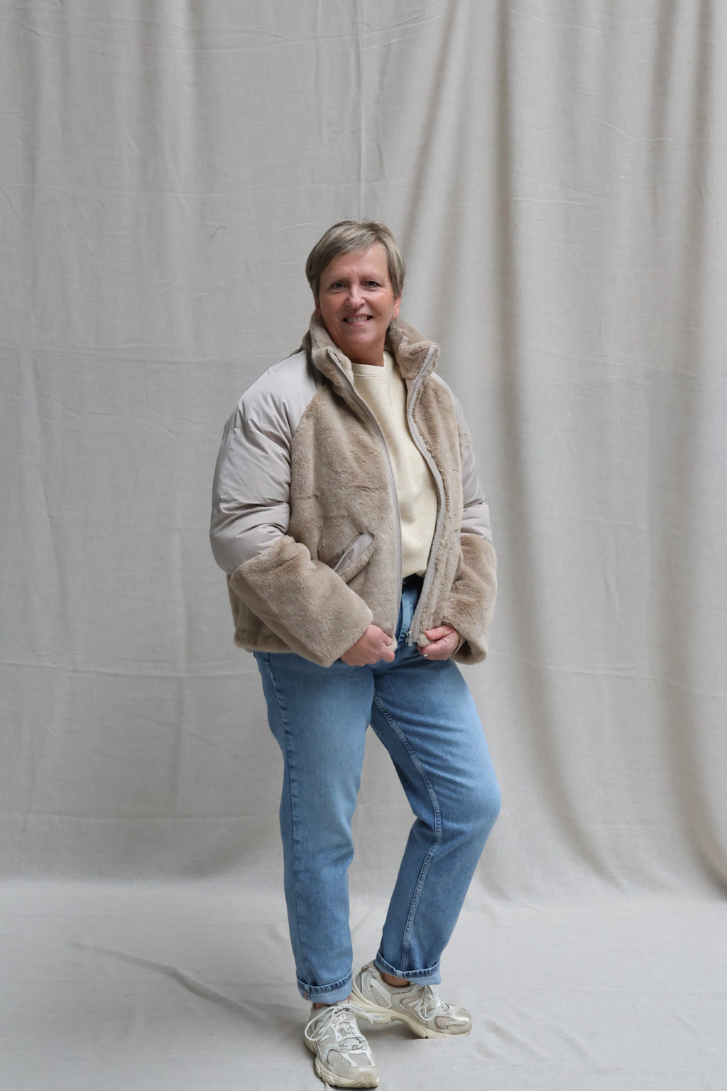 Faux fur padded jacket beige