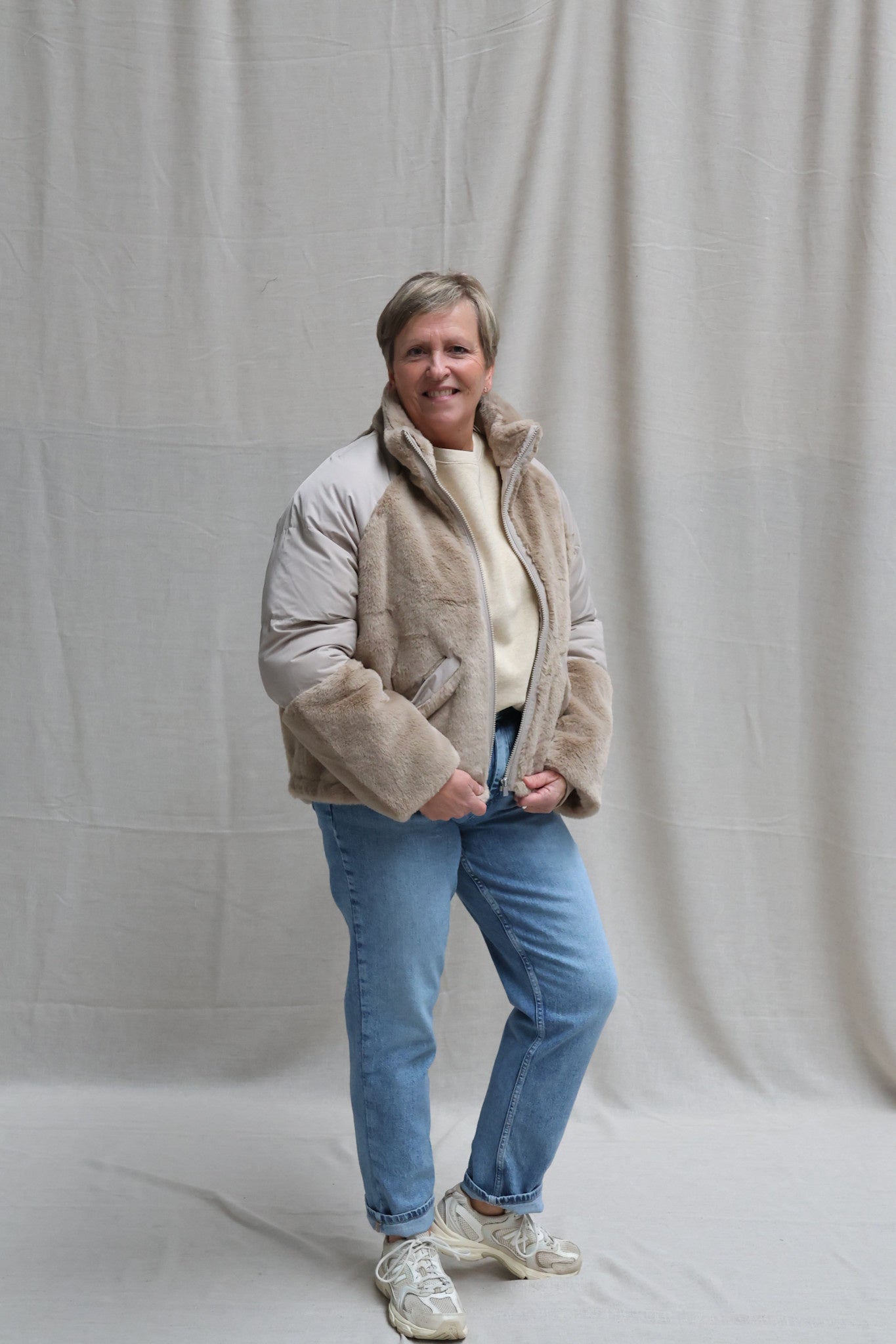 Faux fur padded jacket beige