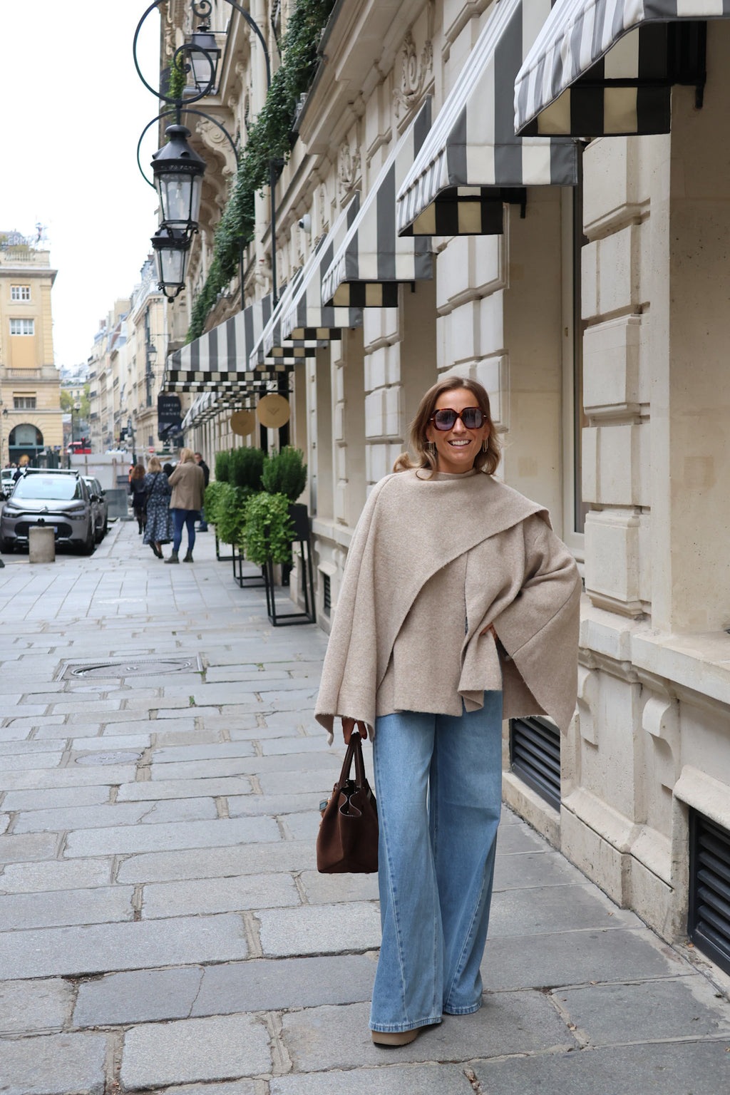 Madeline coat with scarf beige