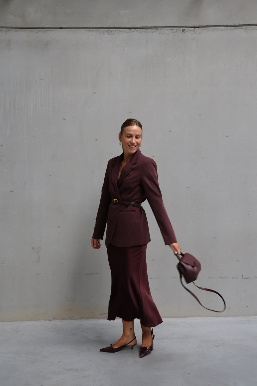 Amara satin skirt burgundy