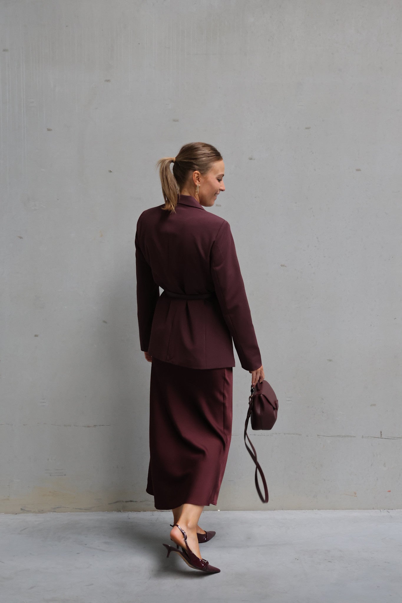 Amara satin skirt burgundy