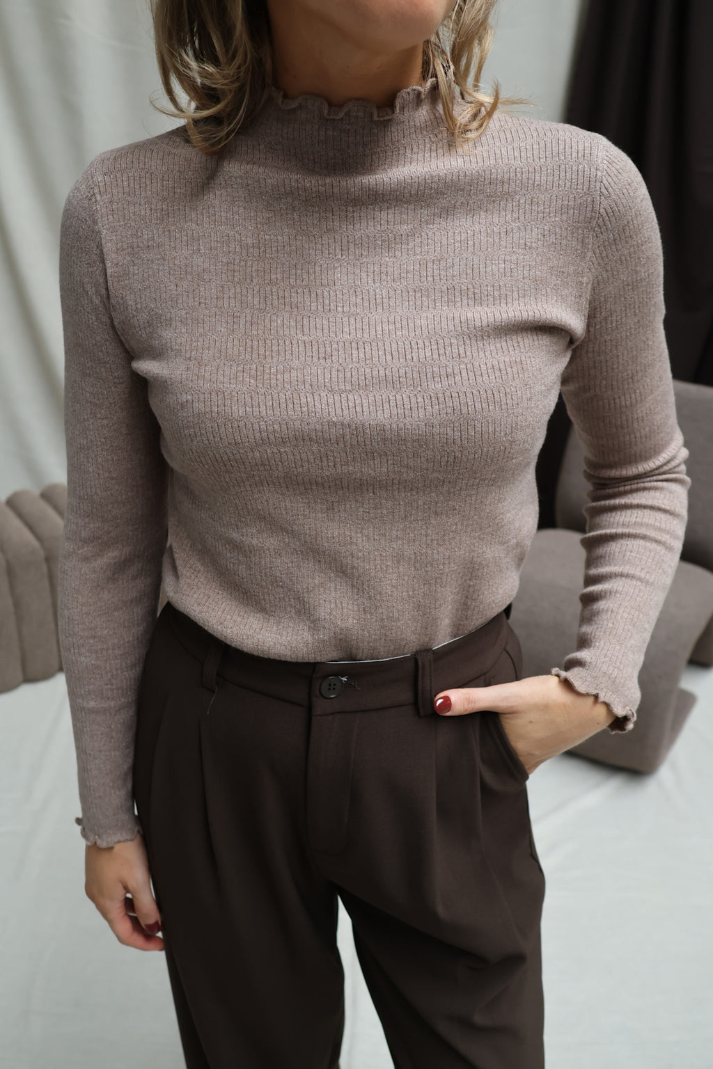 Julia pulletje taupe