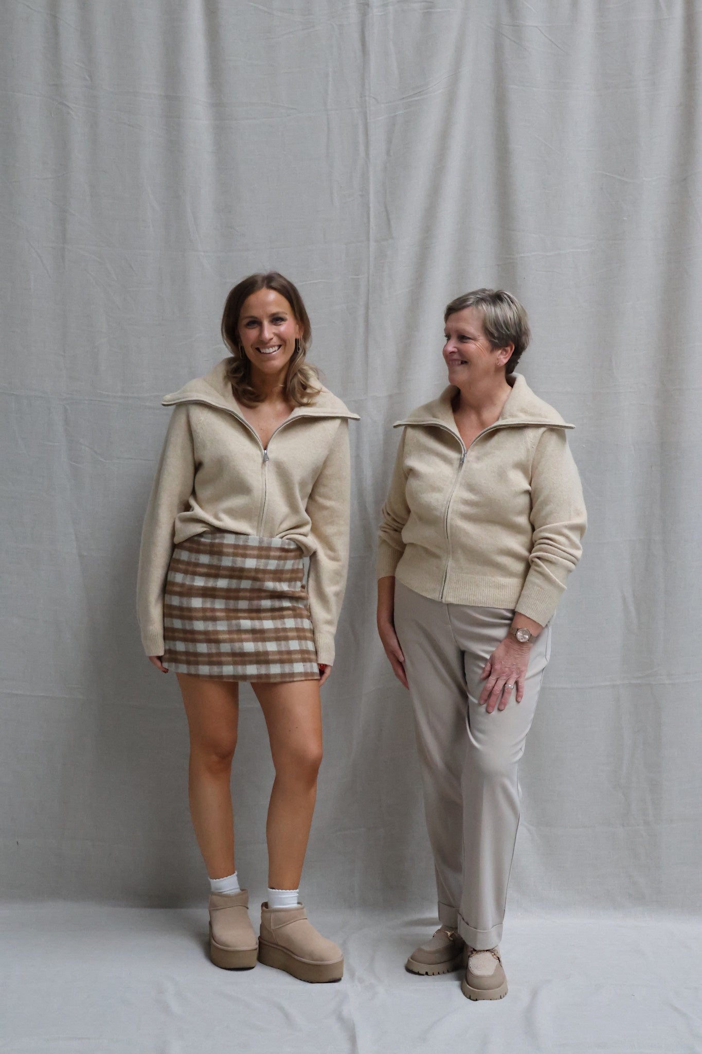 Audrey zipper cardigan soft camel