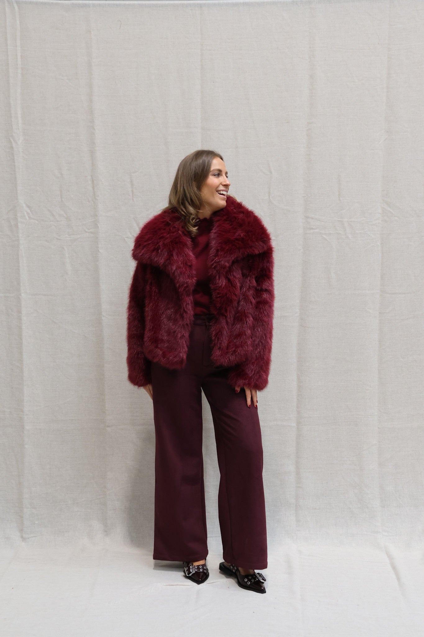 Aurelie fluffy coat burgundy