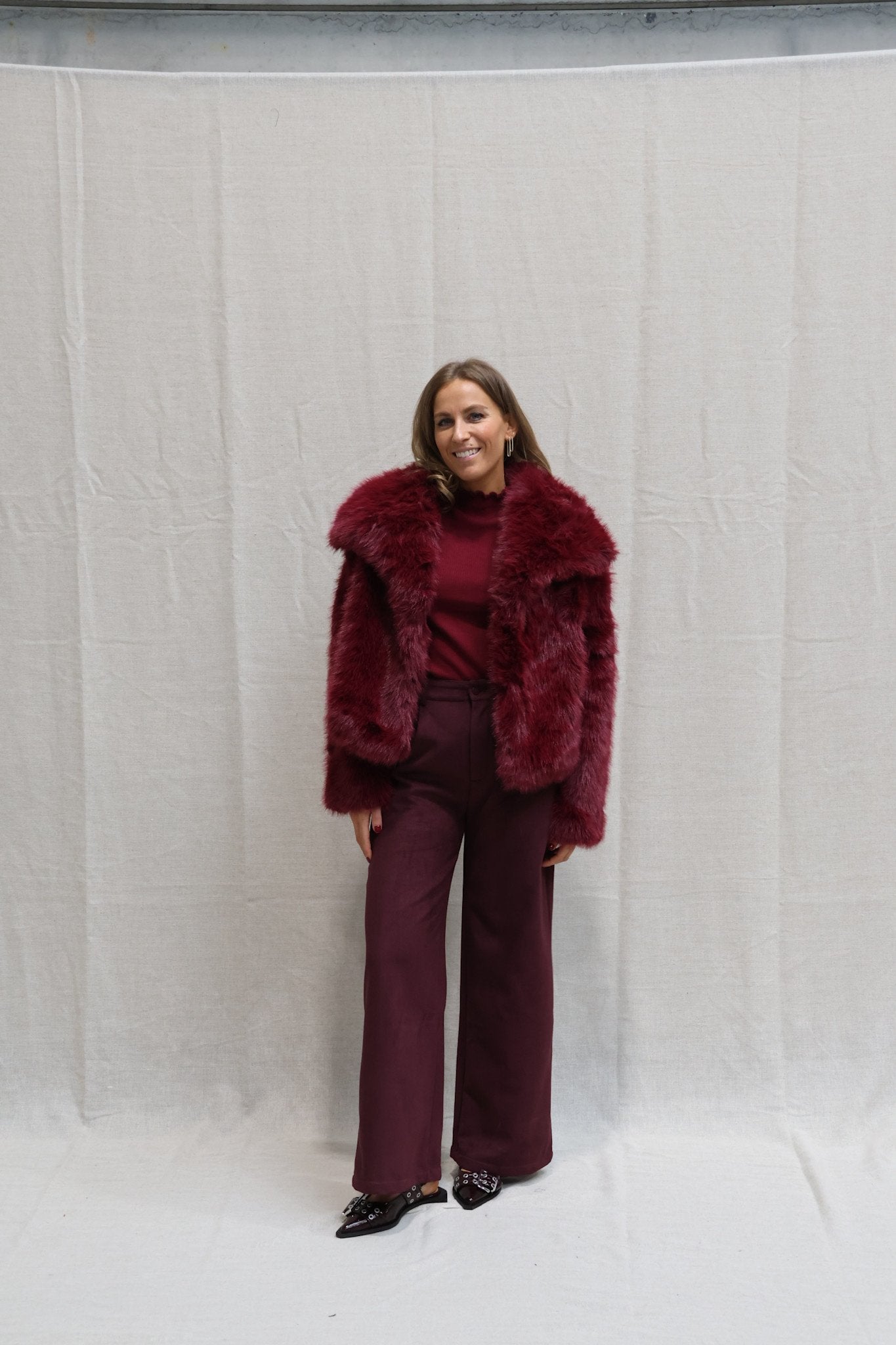 Aurelie fluffy coat burgundy