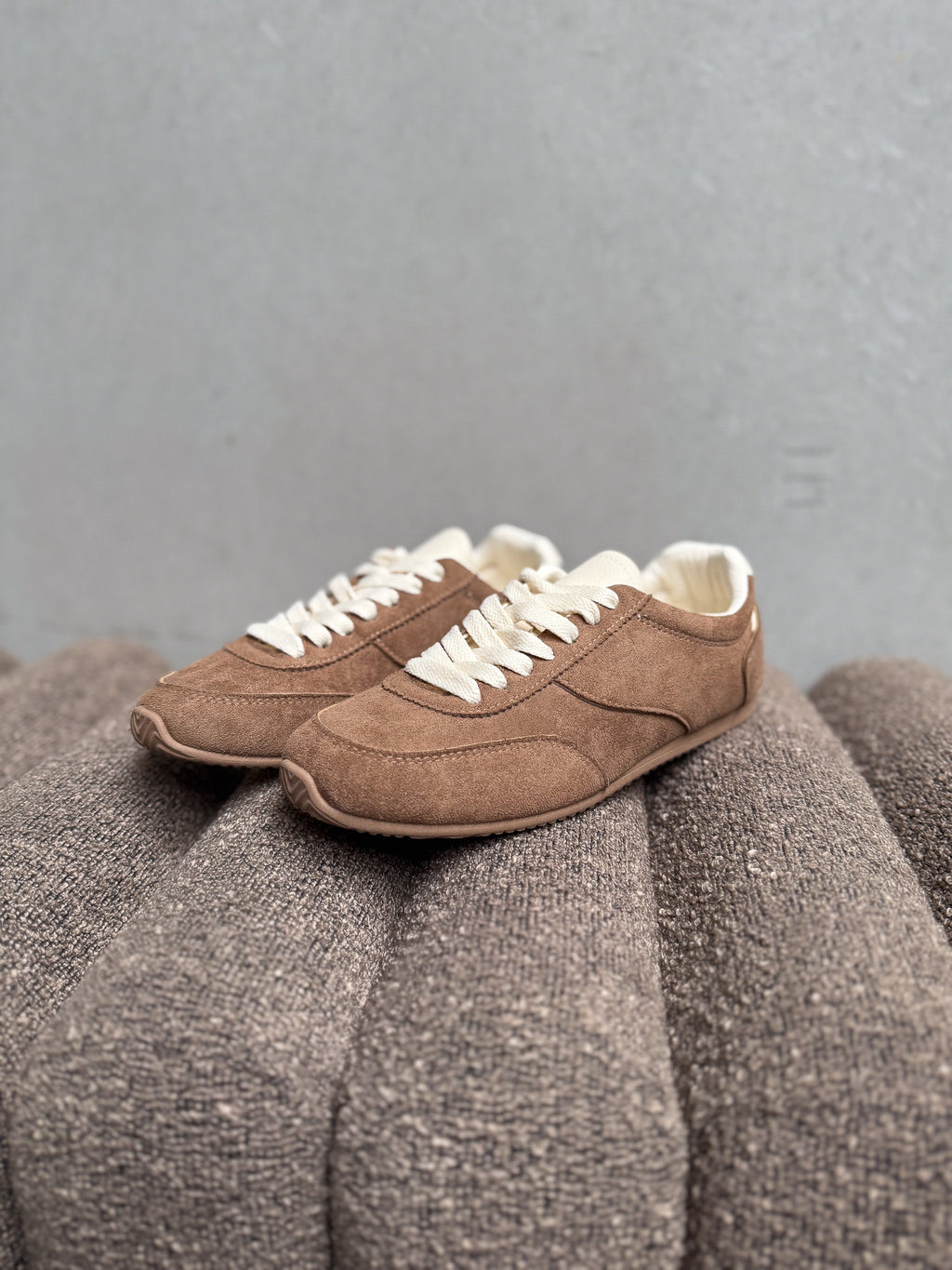 Monique sneakers lichtbruin