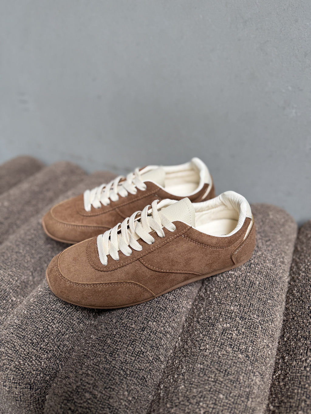 Monique sneakers lichtbruin