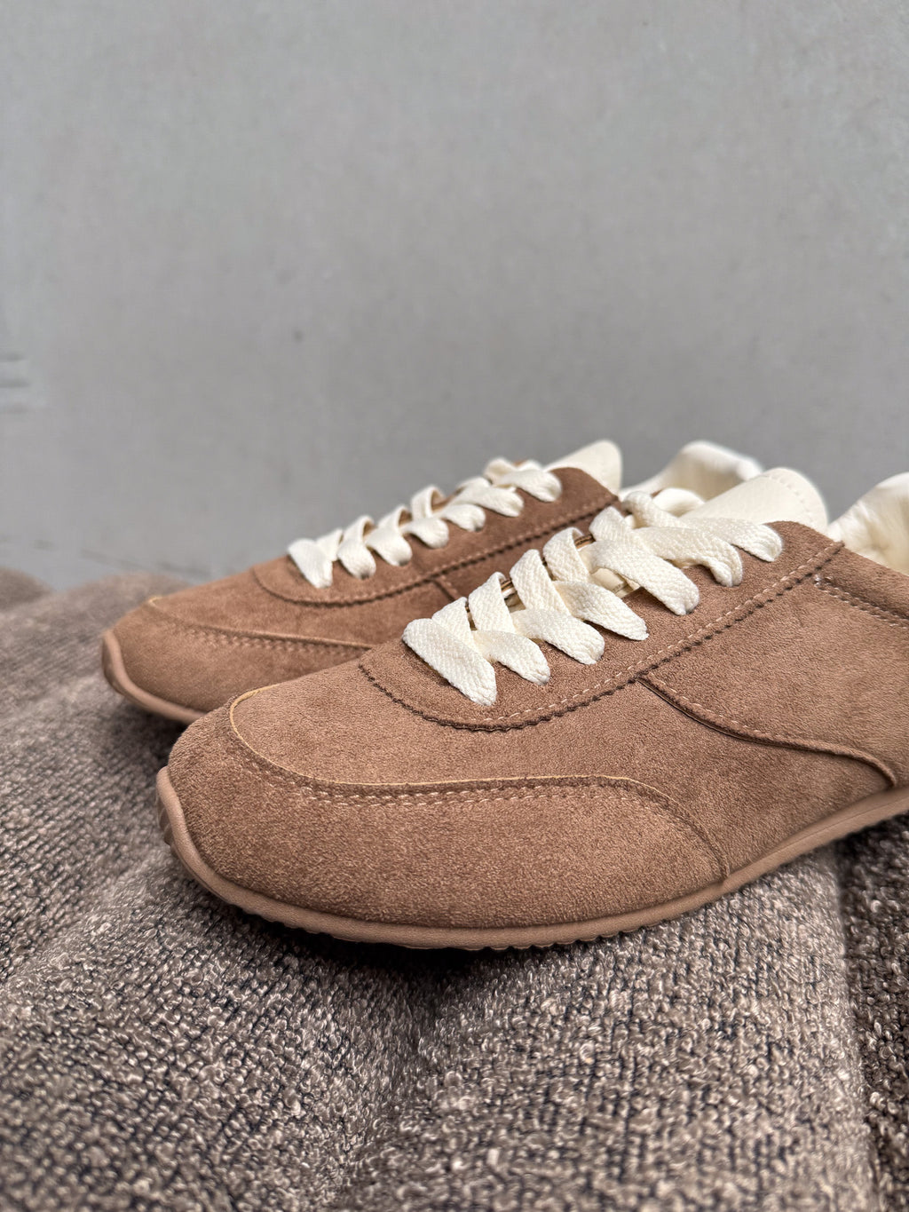 Monique sneakers lichtbruin